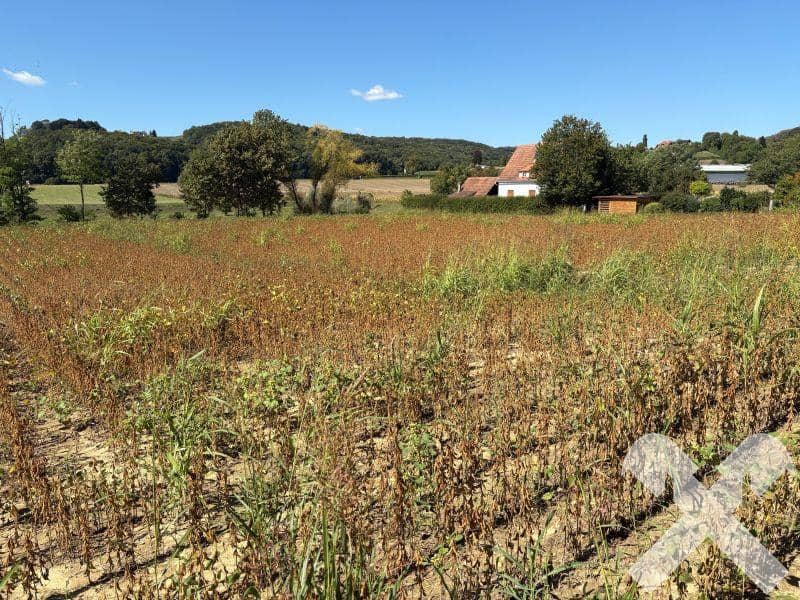 Spacious building plot with district heating connection in central location