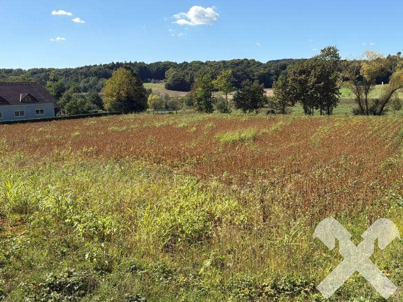 Spacious building plot with district heating connection in central location