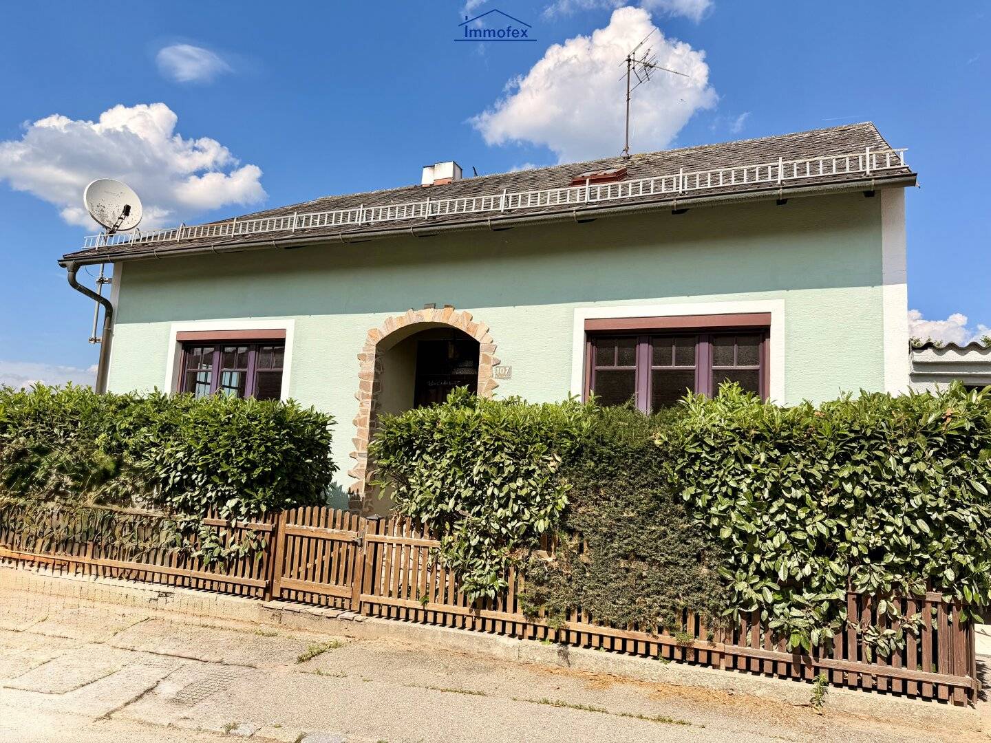 Einfamilienhaus mit Terrasse und Garten in ruhiger Lage