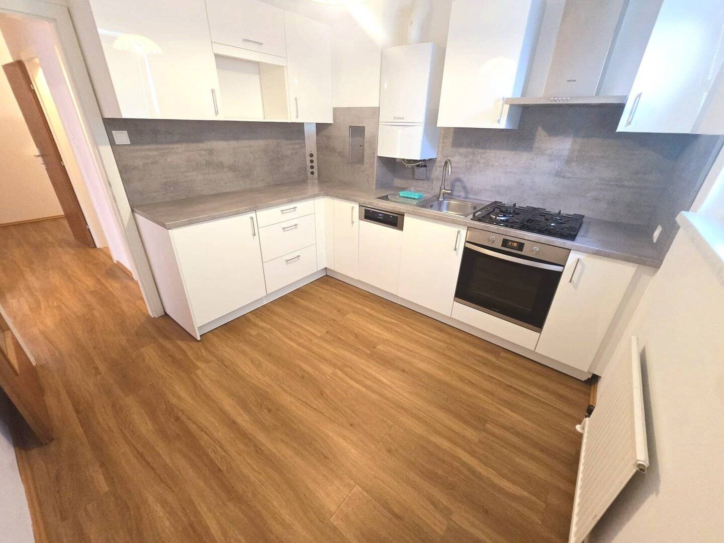 Well-maintained 3-room apartment with parquet and fitted kitchen near U6 Floridsdorf