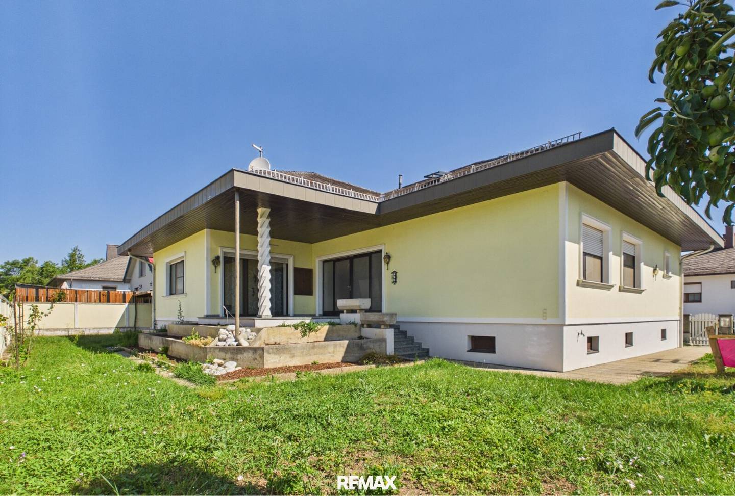 Großzügiger Bungalow mit zwei Terrassen und Garage in Schattendorf