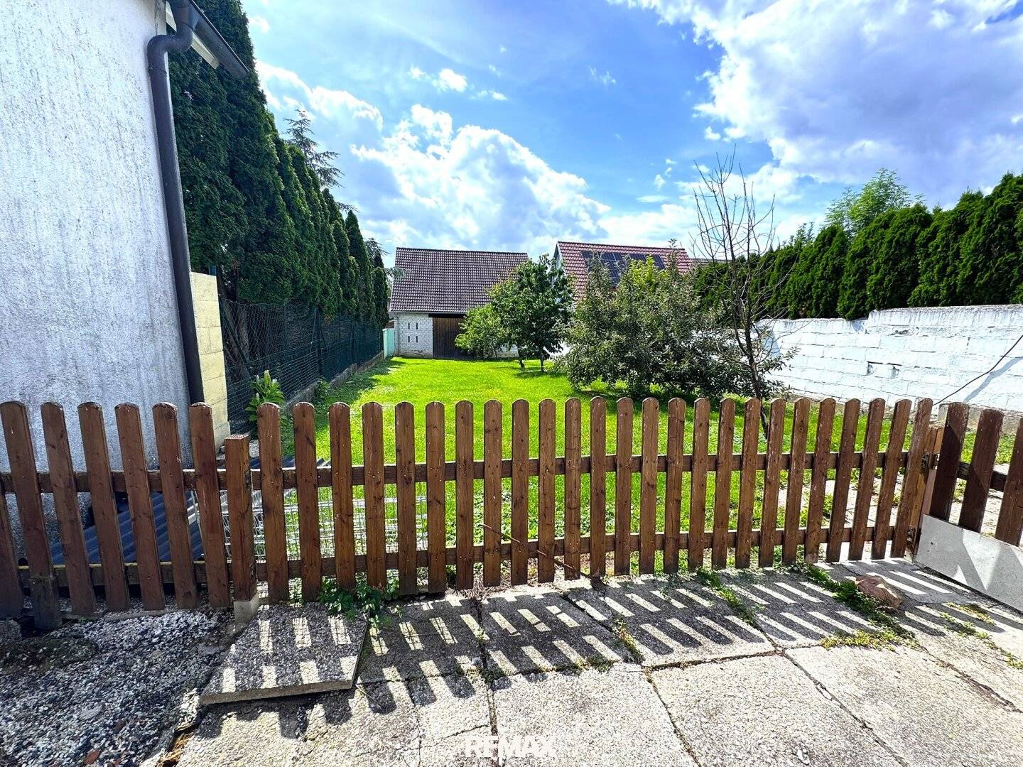 Modernisiertes Einfamilienhaus mit Terrasse und Garten