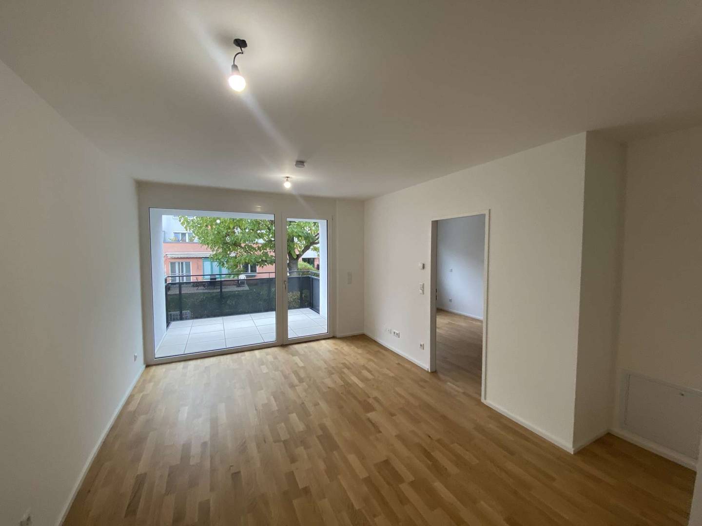 Modern Apartment with Terrace and Elevator in Simmering