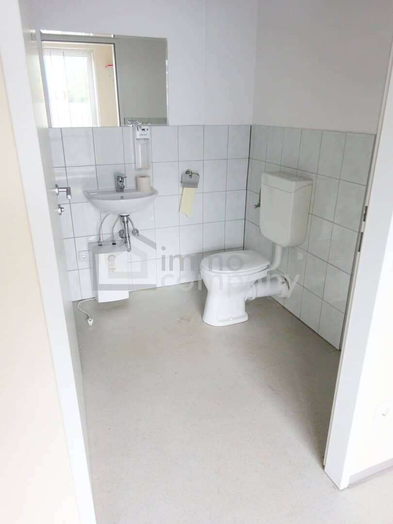 Einfamilienhaus mit Garten Pool und Terrasse