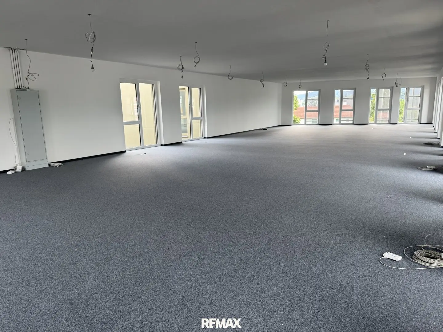 Barrier-Free Large Office with Atrium and Underground Parking