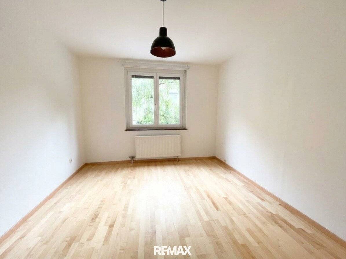 Family apartment with balcony in quiet courtyard setting