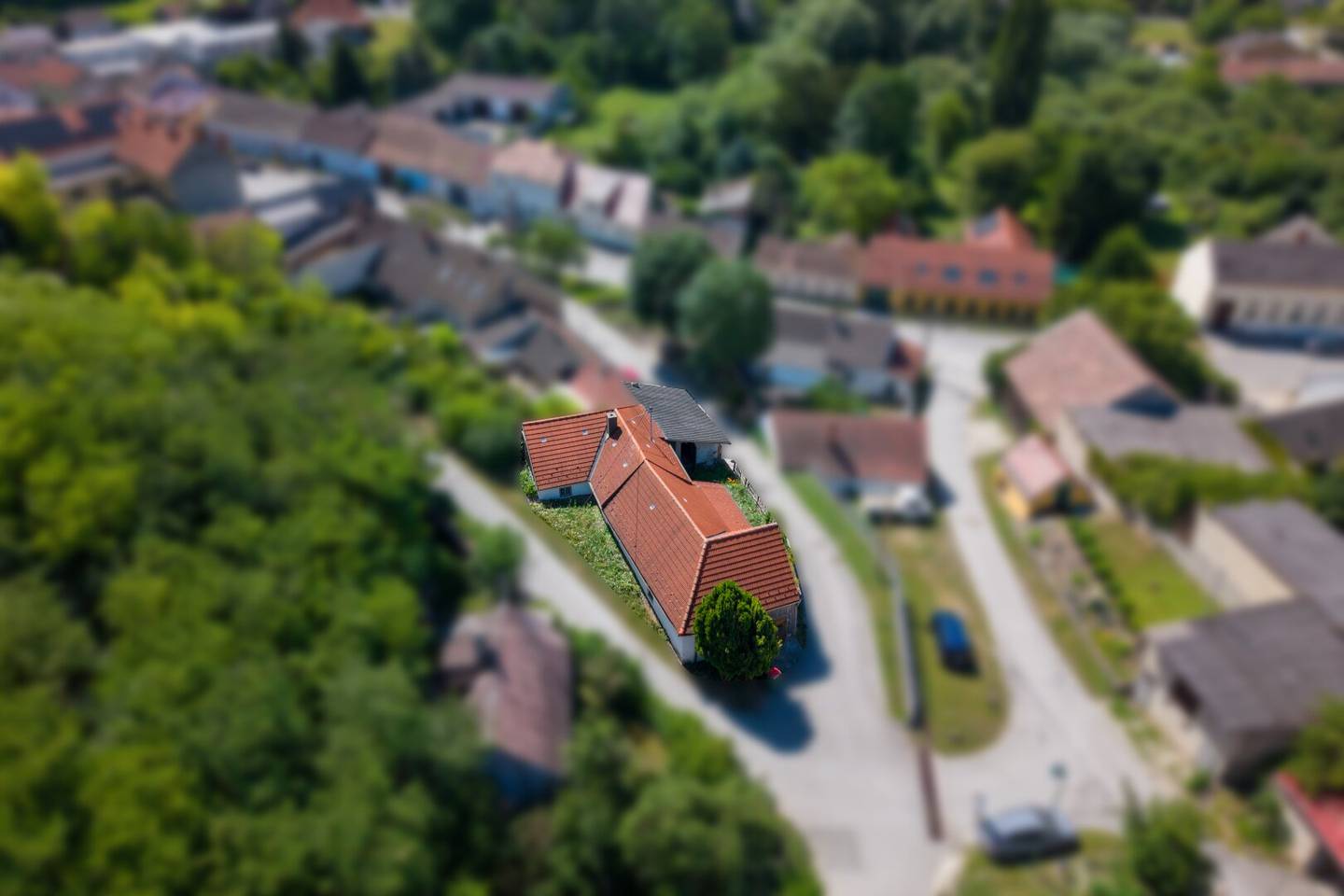 Ruhiges Haus mit Gartengrundstück und Abstellräumen