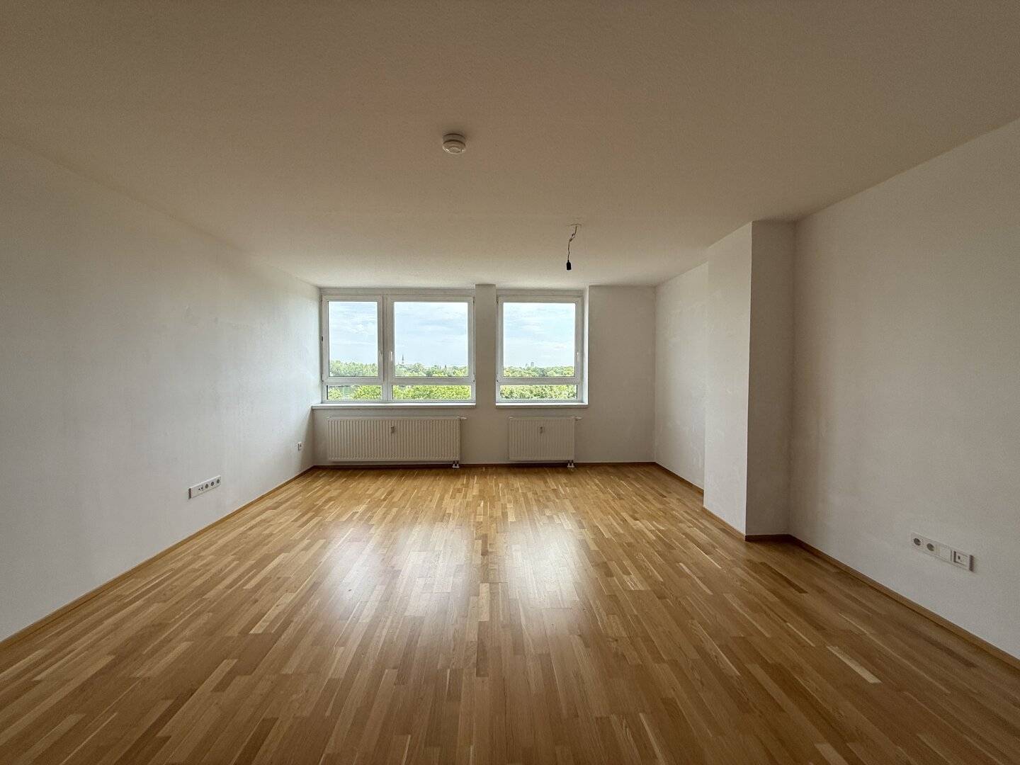 Living by the Water | Two-room apartment with fitted kitchen and direct water view