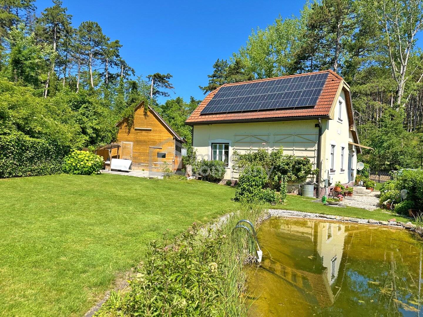 Charming country house with solar power system and swimming pond