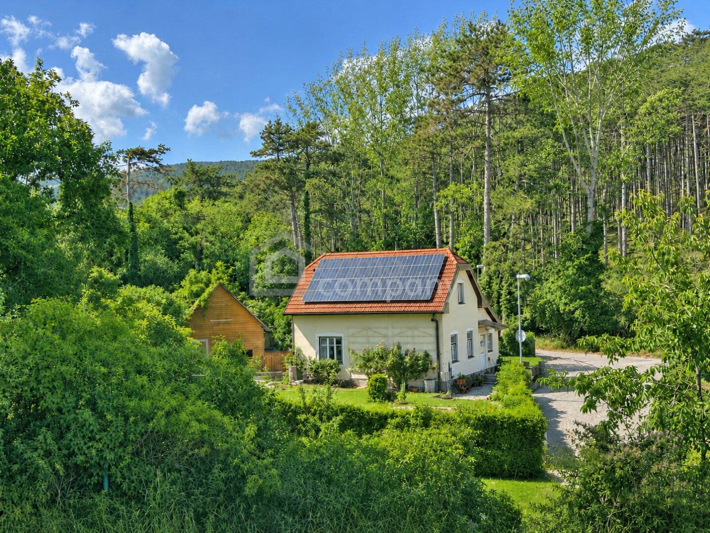 Charming country house with solar power system and swimming pond