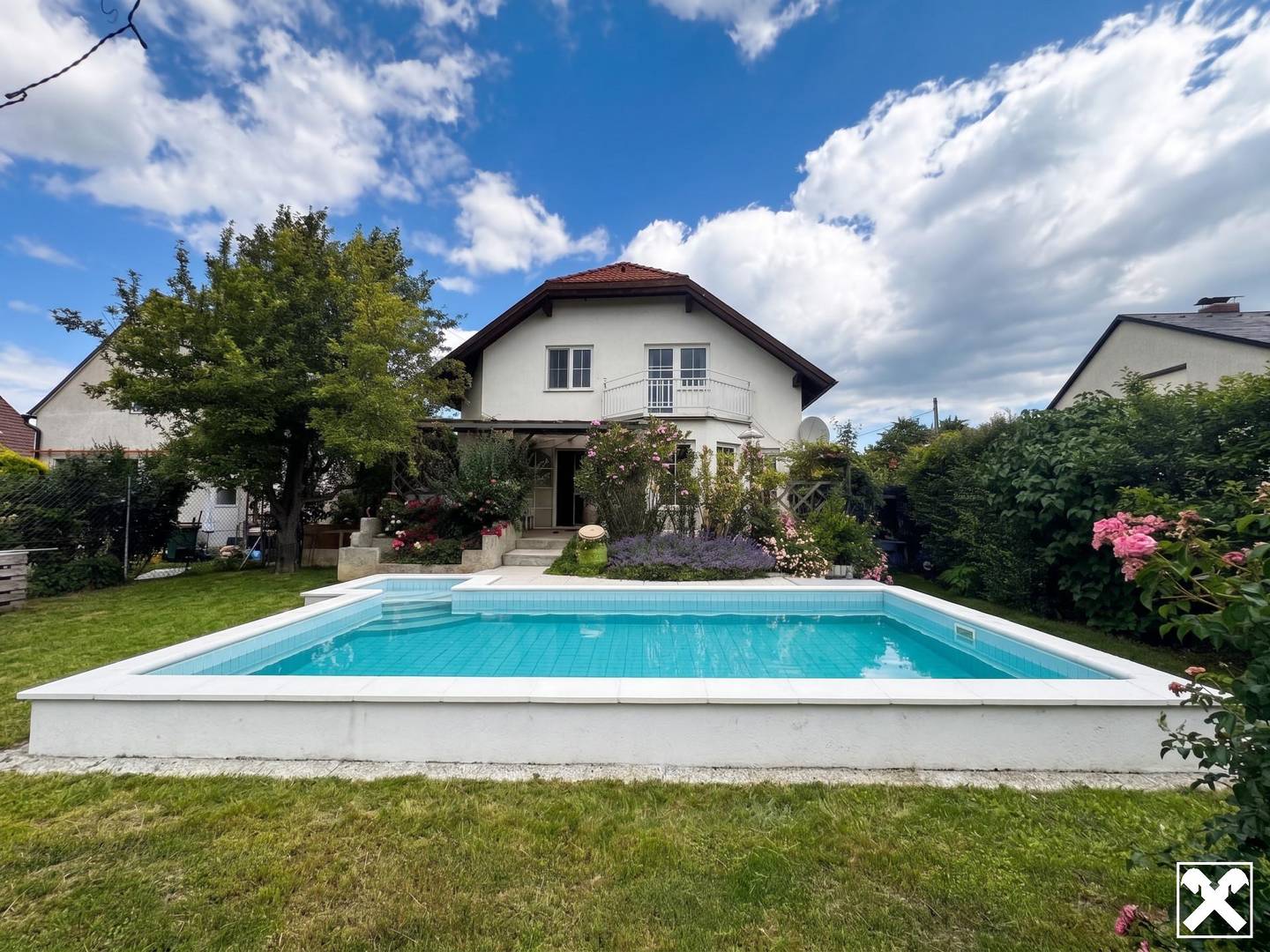 Well-maintained family house with garden and terrace in Aspern