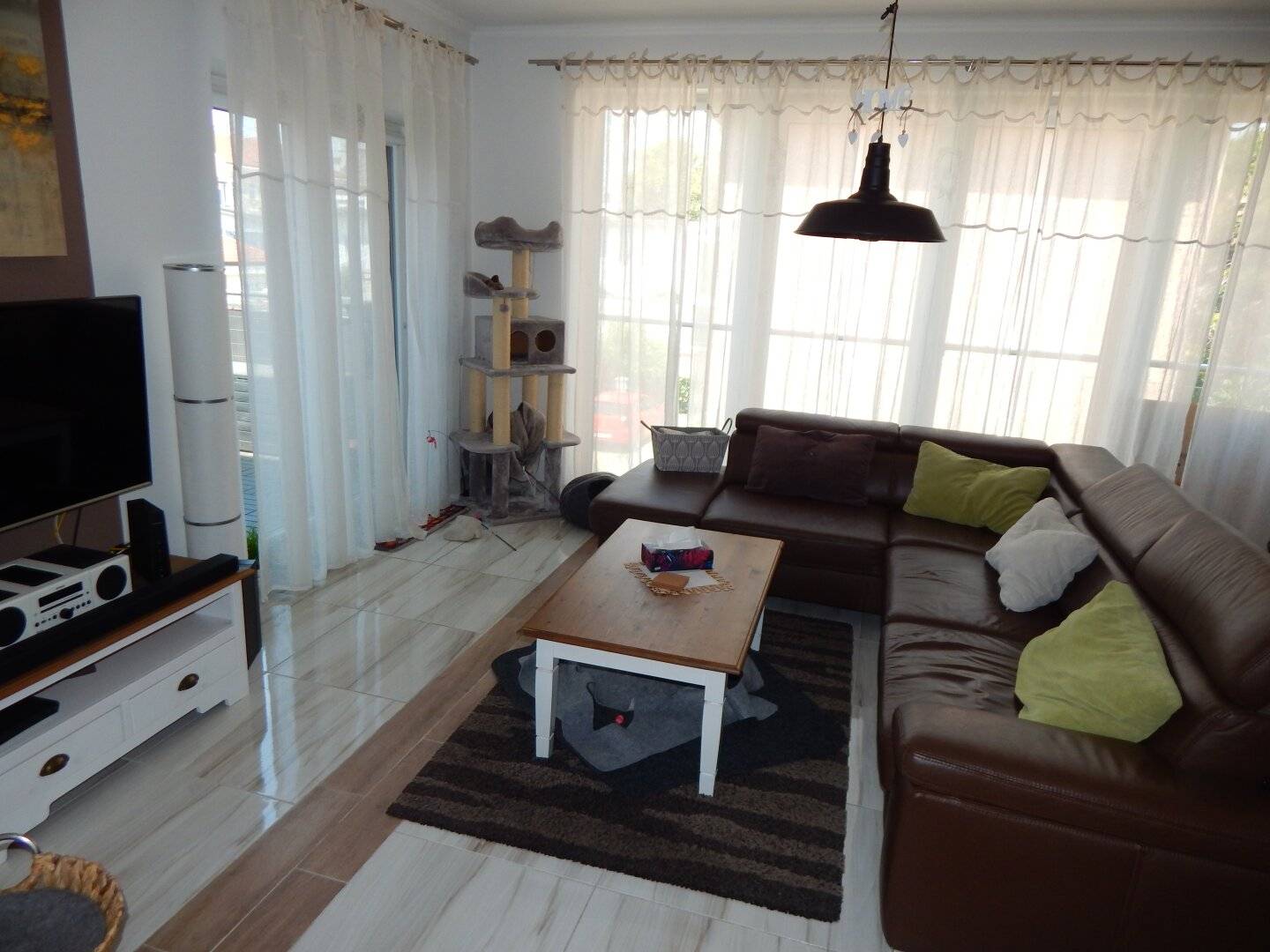 Bright Terrace Apartment with Parquet and Open Kitchen