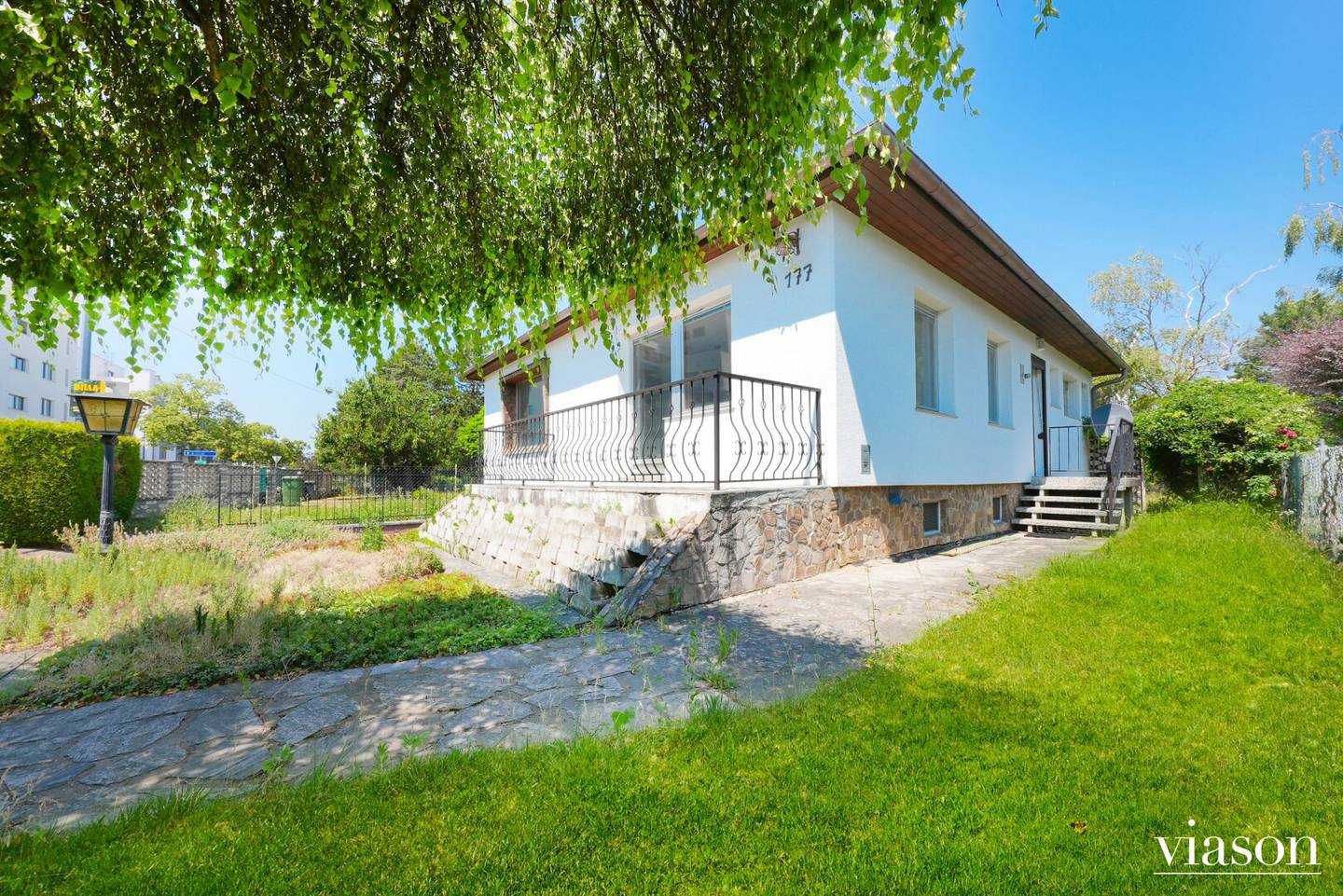 Charmantes Haus I Eigengrund I Garten I Terrassen I Garage I 4 Zimmer