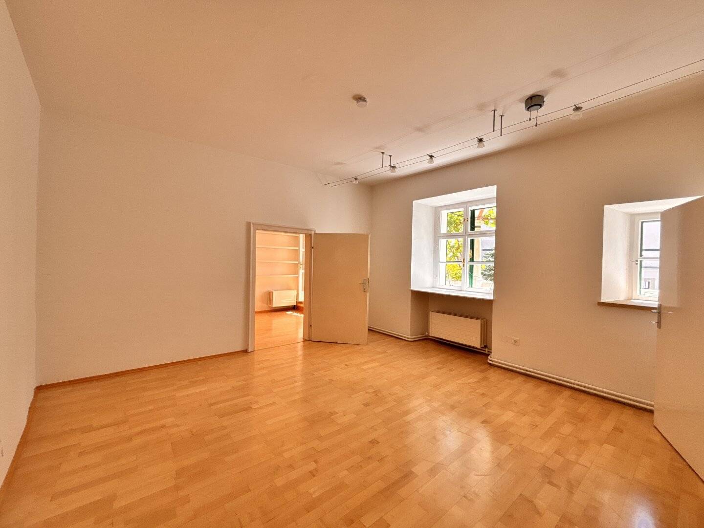 This will make your heart soar: Exceptional rental space with a shaded arcade | 3 rooms | Near Hauptplatz