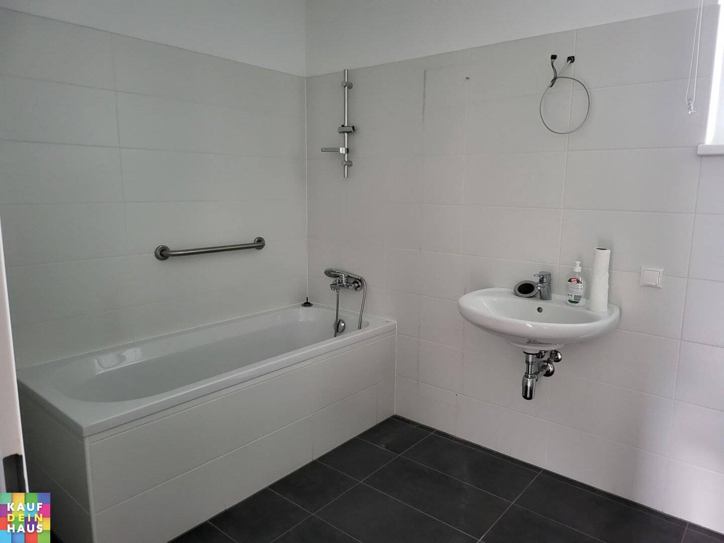 AKTION! 2 MONATE MIETFREI! 3 ZIMMERWOHNUNG INKLUSIVE KÜCHE!