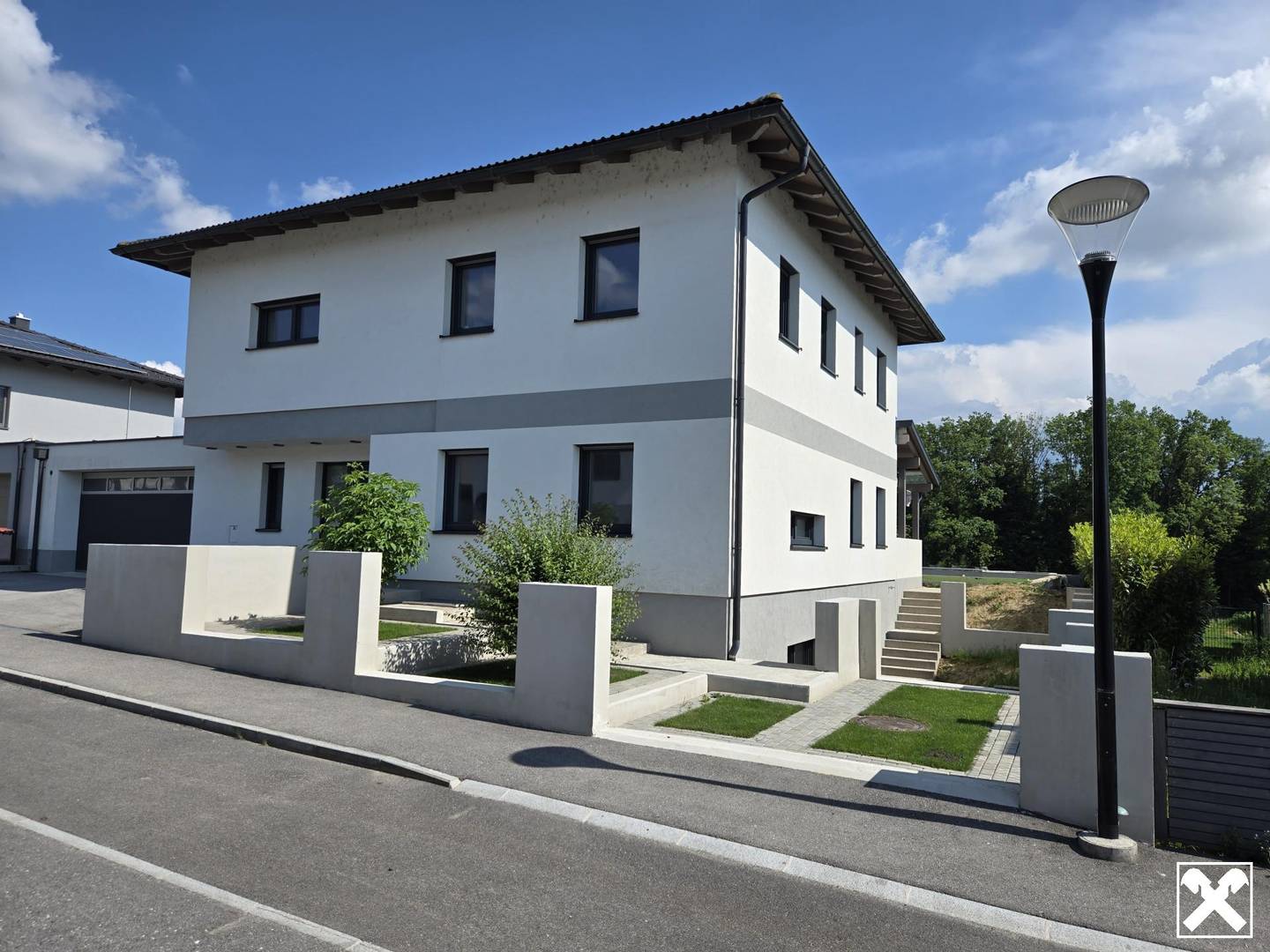 Hochwertige Wohnung mit Biopool und intelligenter Haustechnik