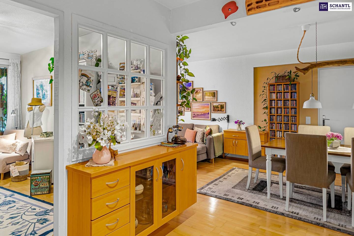 Apartment with three loggias and fitted kitchen in popular location