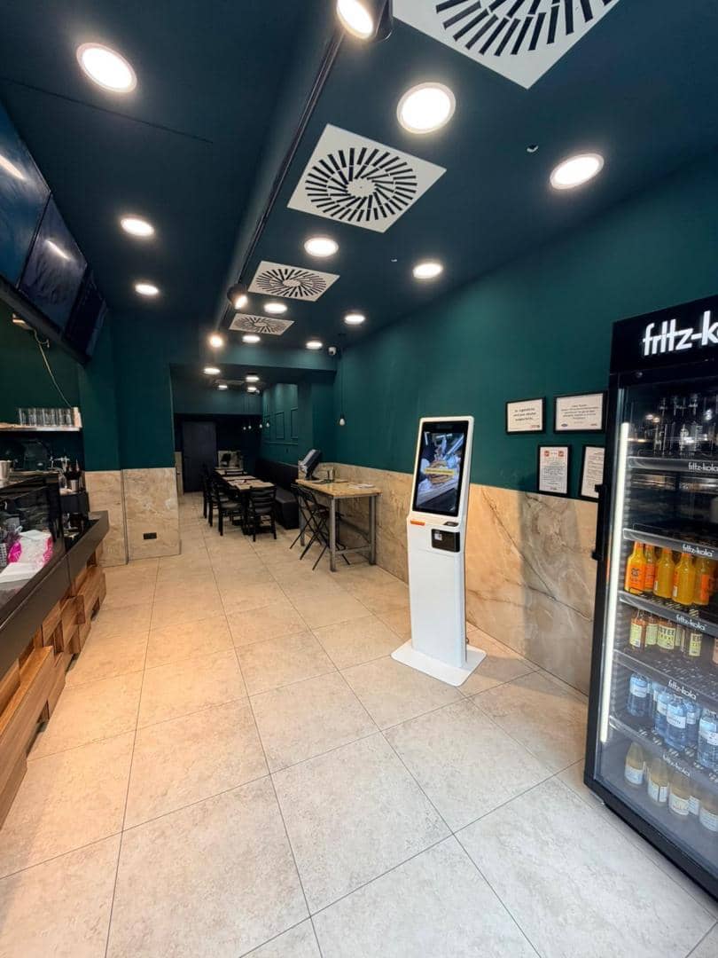 Well maintained restaurant premises with courtyard in Meidling