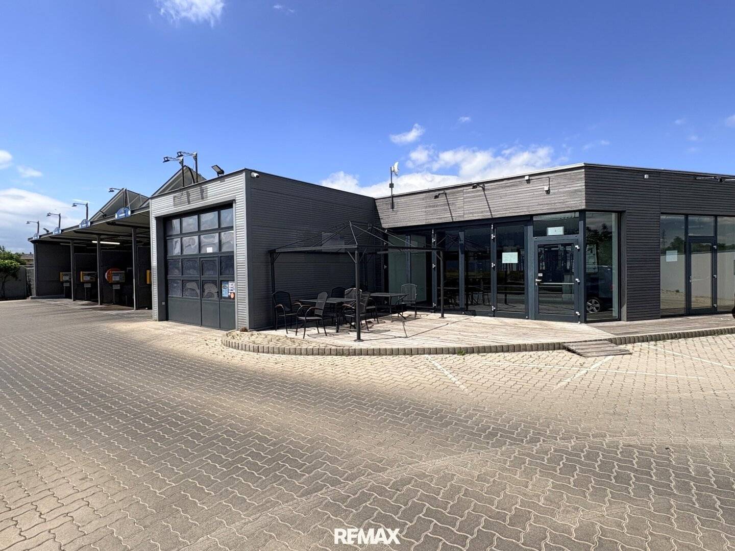 Gastronomiefläche mit Terrasse in frequentiertem Gewerbegebiet