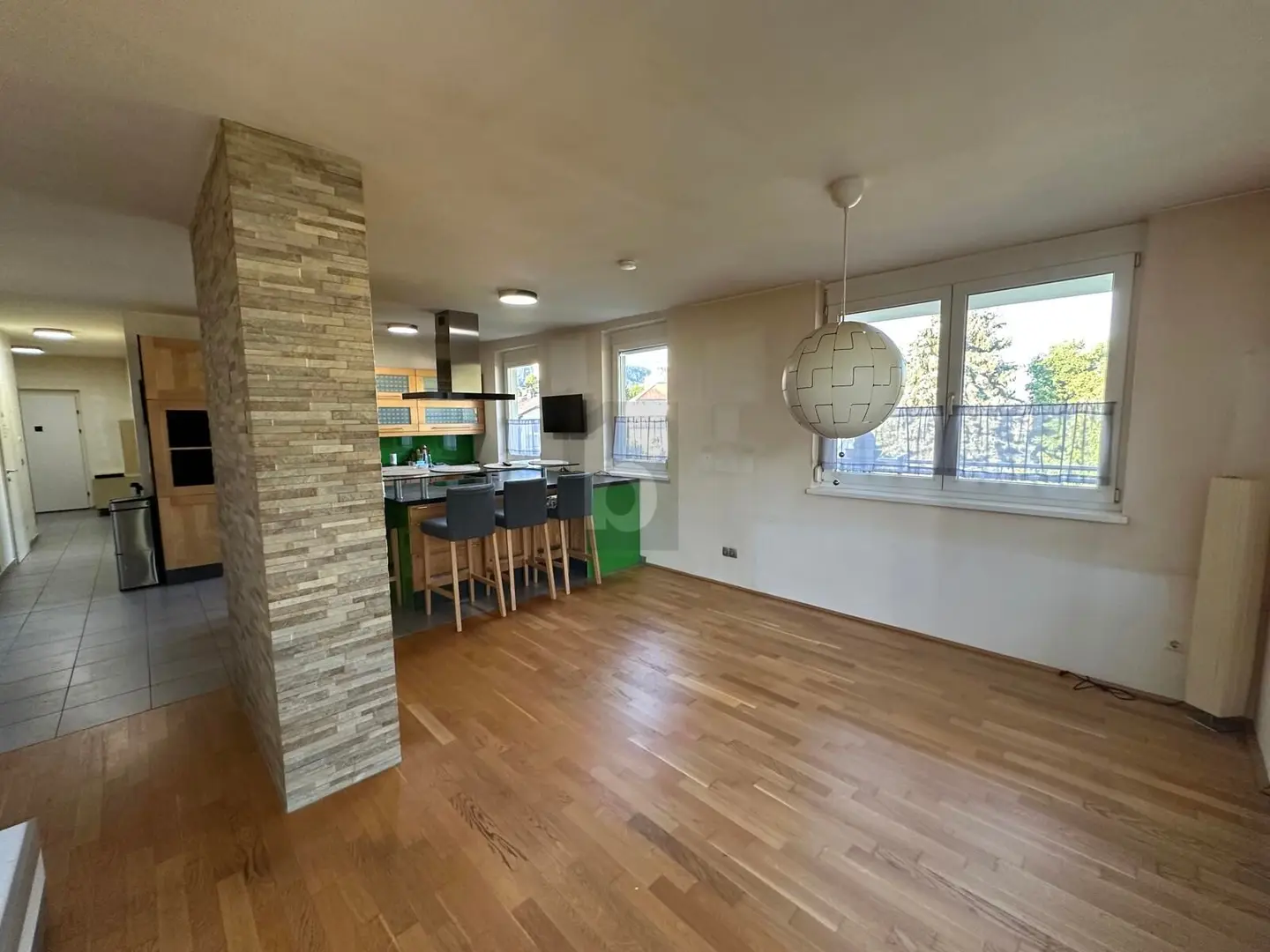 Wohnung mit großzügiger Wohnküche und großem Balkon