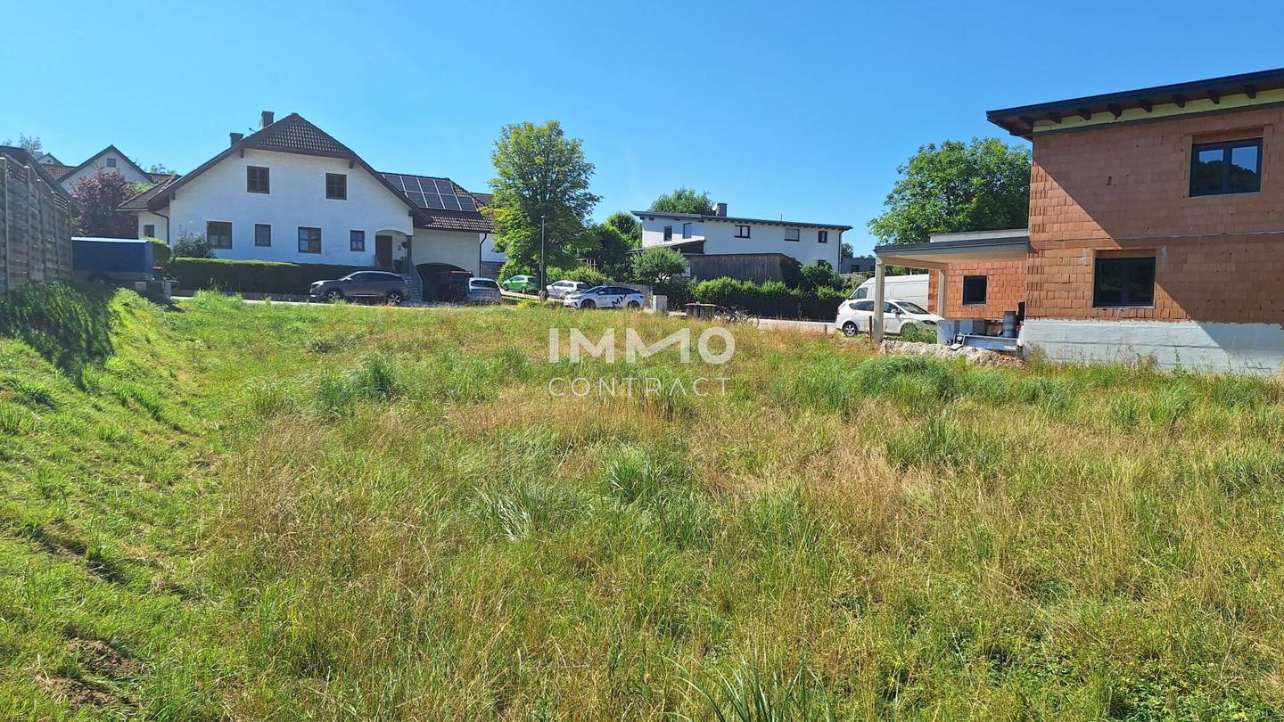 Quiet building plot on the village edge with good infrastructure