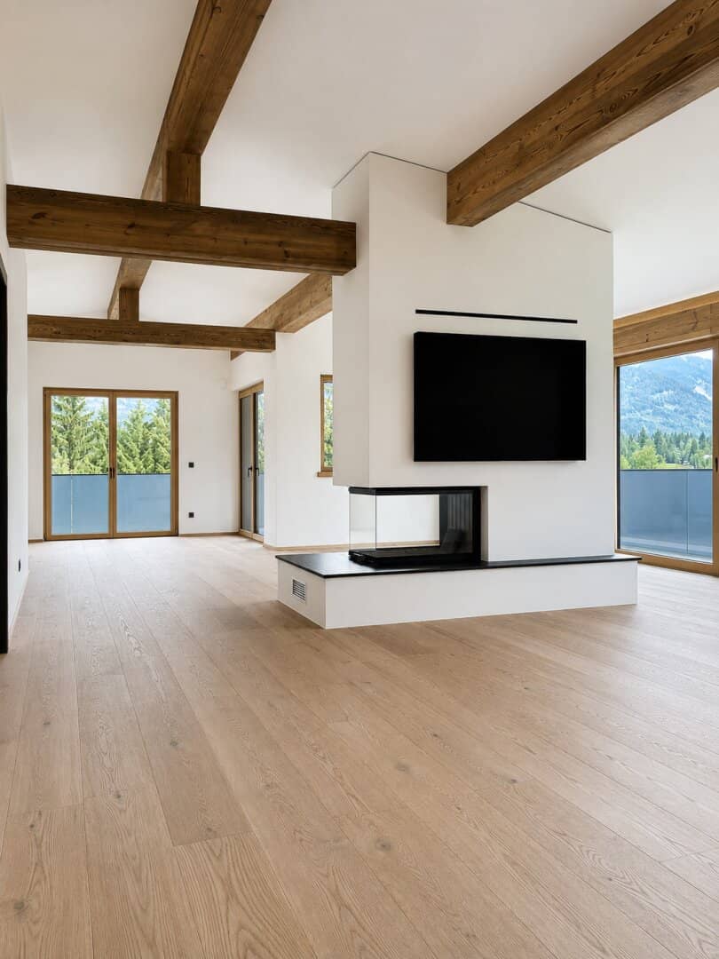 Dachgeschosswohnung mit Kamin Balkon und Bergblick