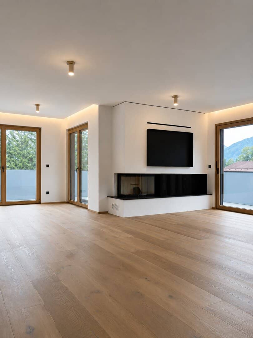 Neubauwohnung mit Balkon und Bergblick