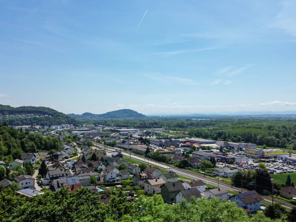 Baugrundstück mit Fernblick in Hanglage