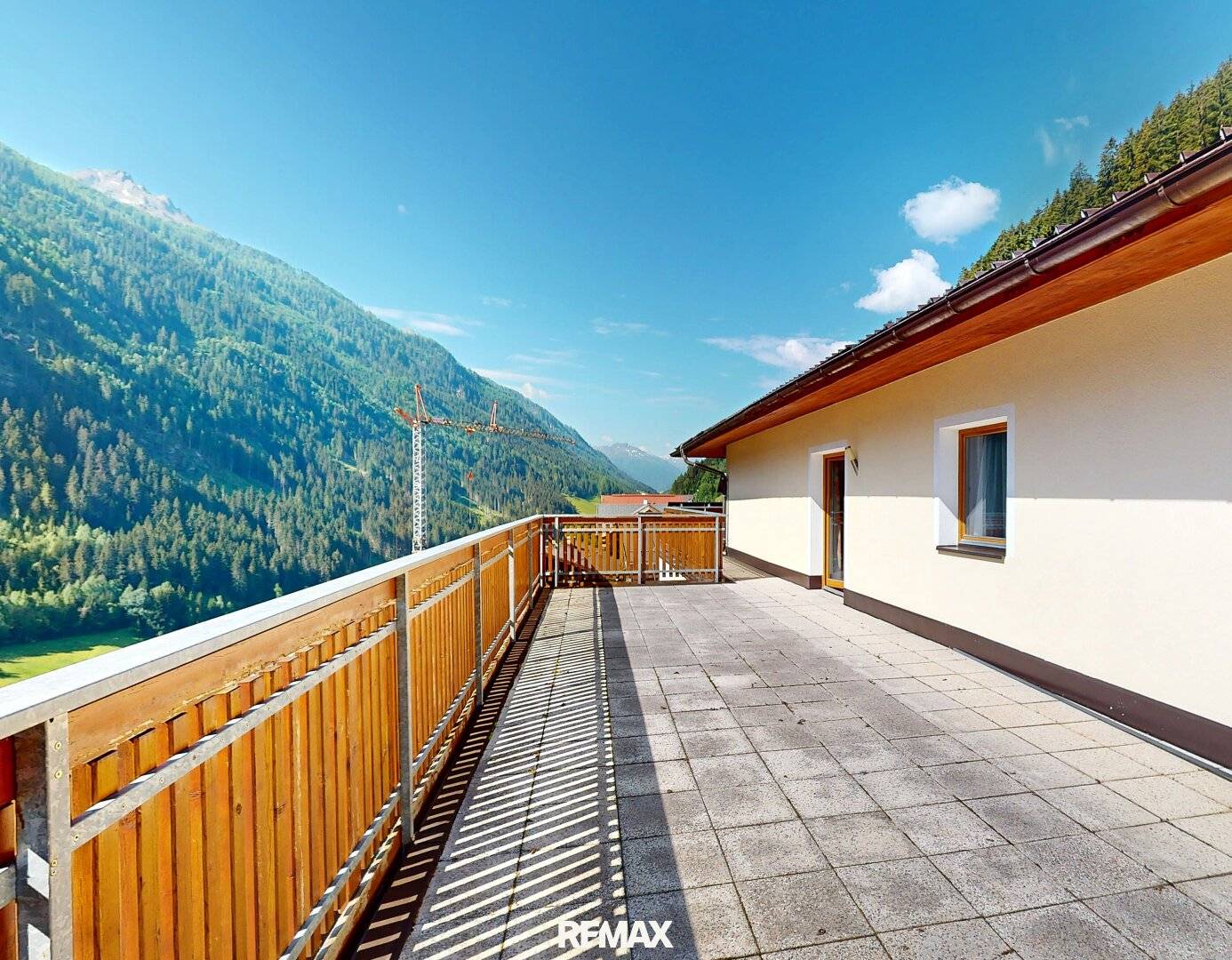 Hotel Silvretta Kappl mit Wintergarten und Wellnessbereich