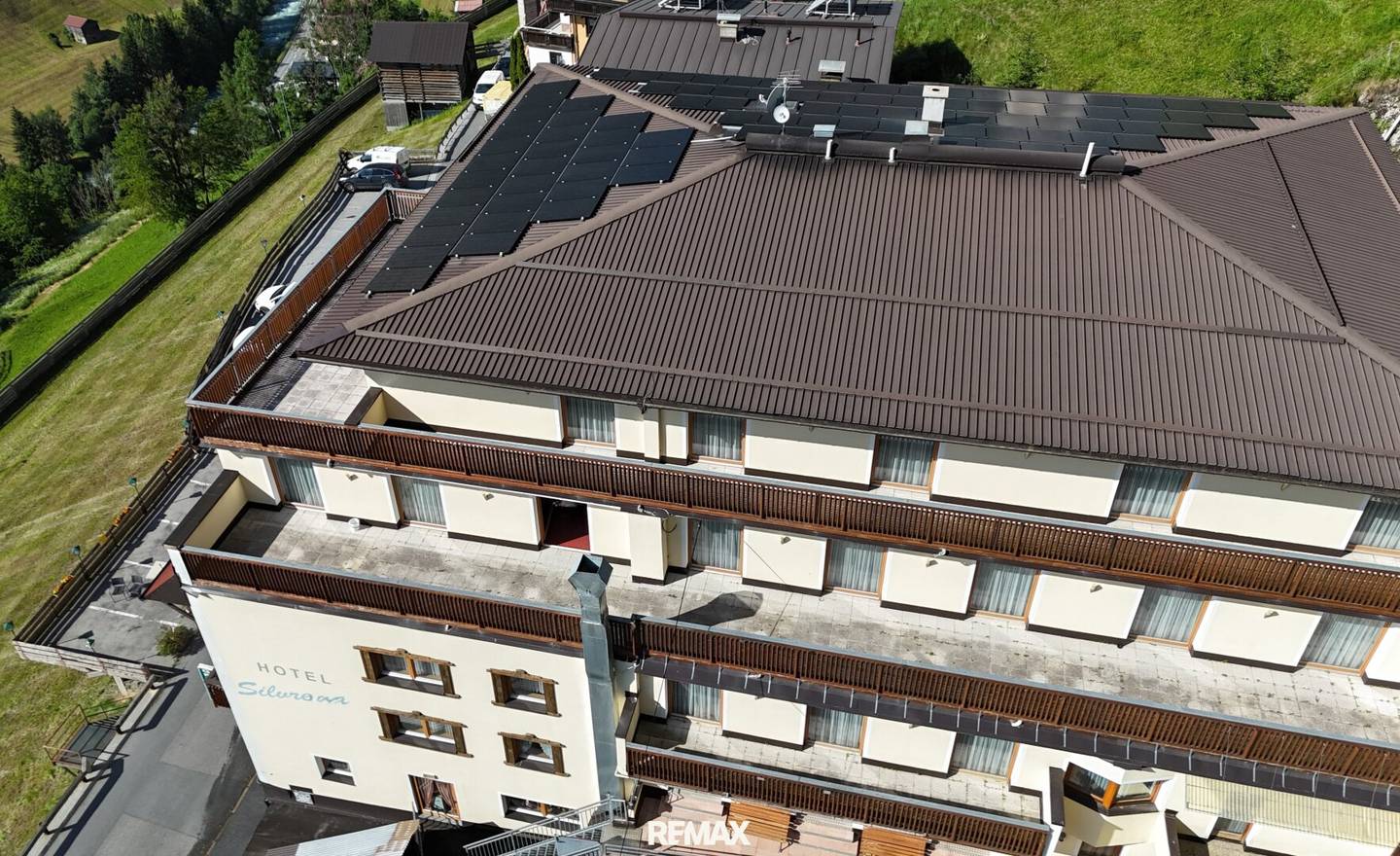 Hotel Silvretta Kappl mit Wintergarten und Wellnessbereich