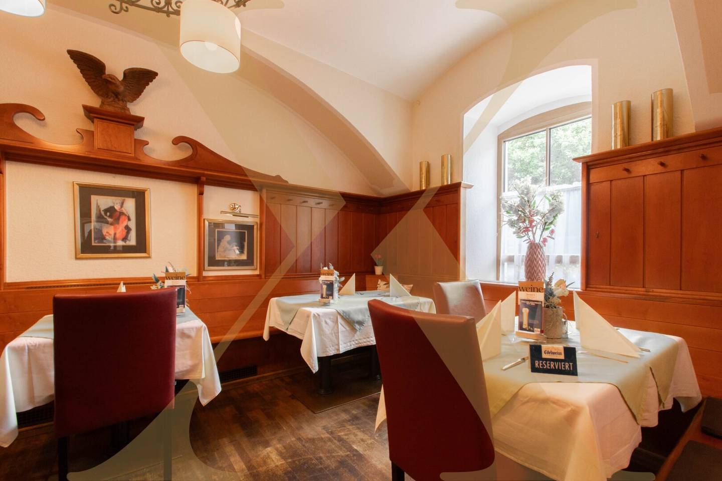 Charming Gastropub with Garden Patio in Urfahr