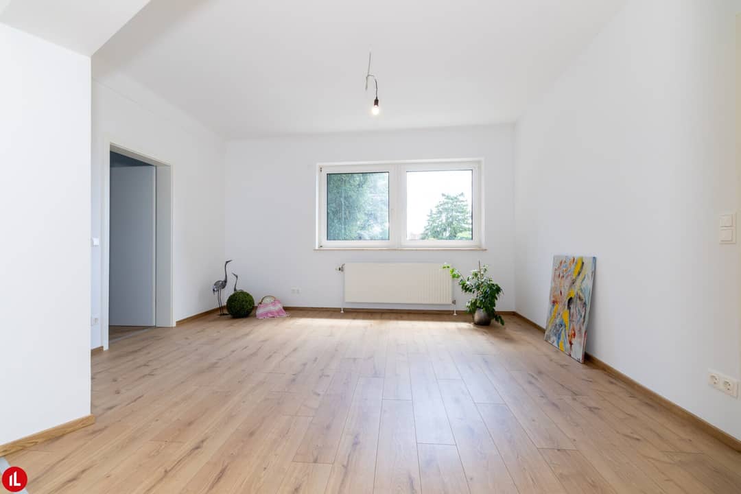 Geräumiges Einfamilienhaus mit Terrasse und Garage in Schwechat