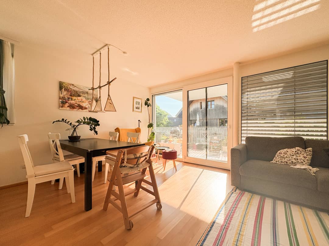 Helle 3 Zimmer Wohnung mit überdachter Terrasse und Tiefgarage