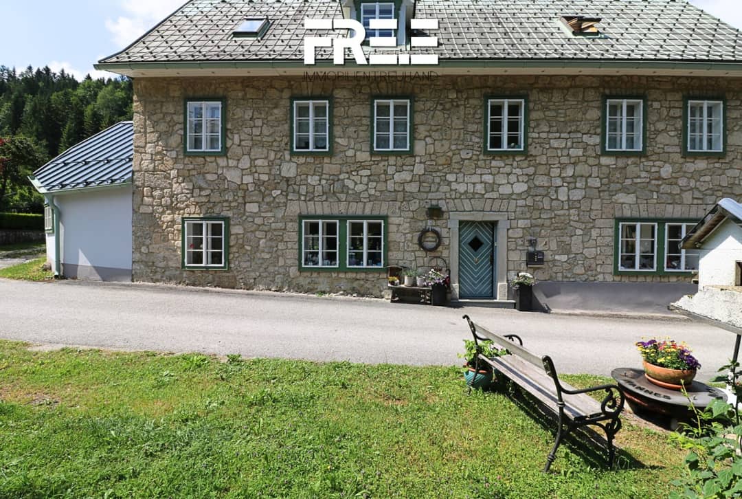 Charmantes Einfamilienhaus mit Garten und historischem Charakter