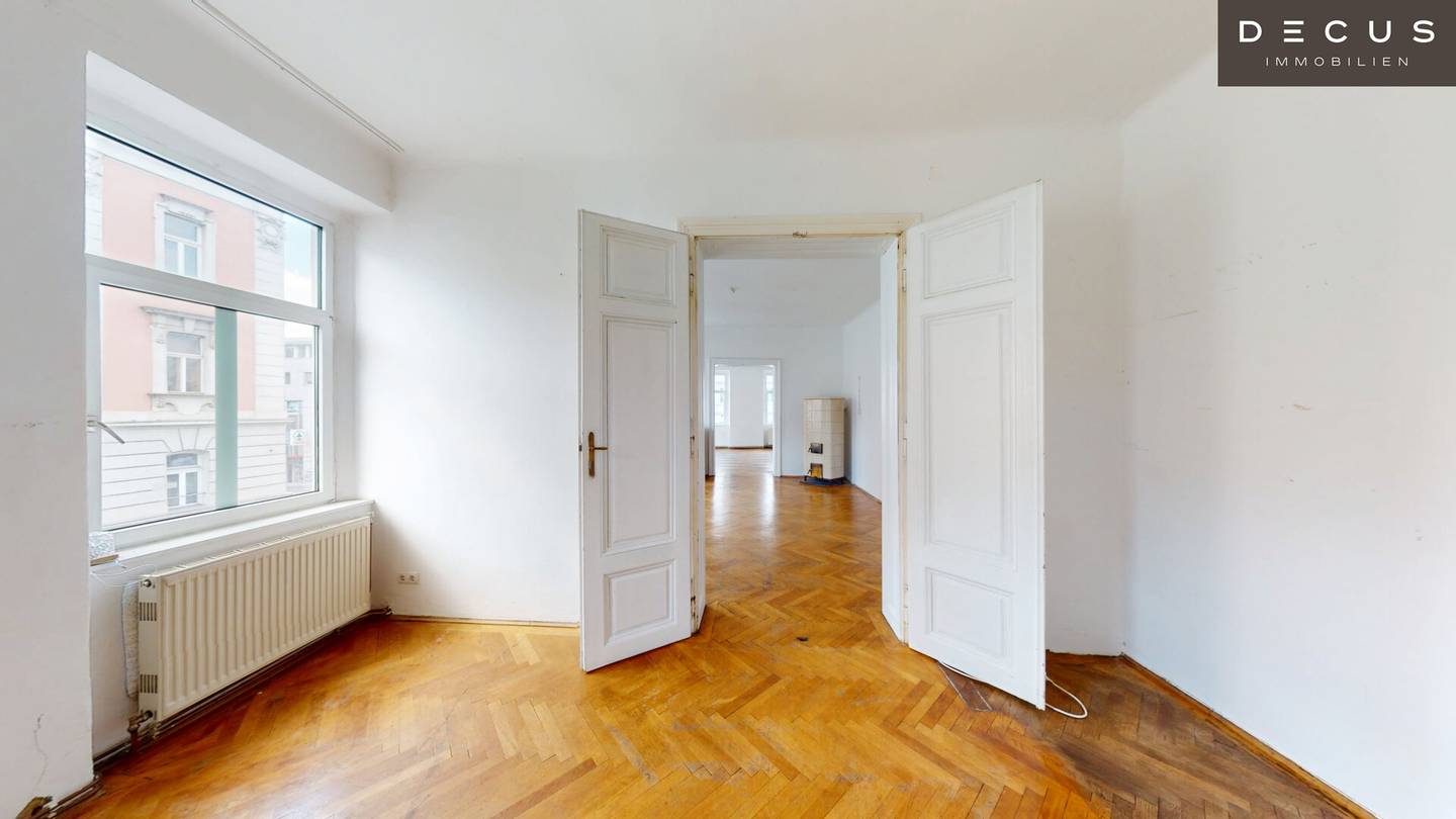 Bright period apartment with potential on Mariahilfer Straße