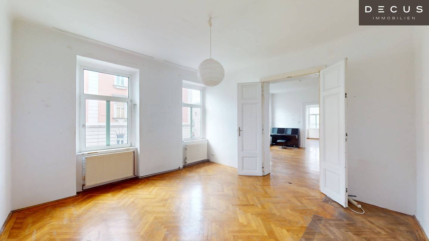 Bright period apartment with potential on Mariahilfer Straße