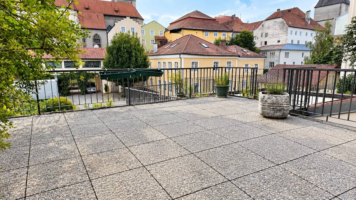 Well maintained townhouse with garden and parquet floors
