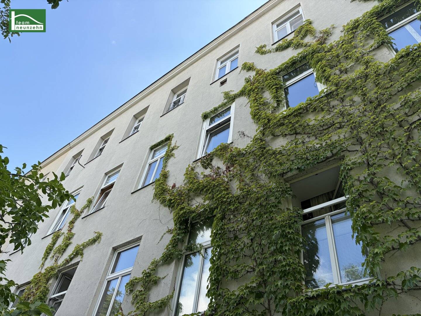 For project developers! Existing building with high vacancy and large development potential