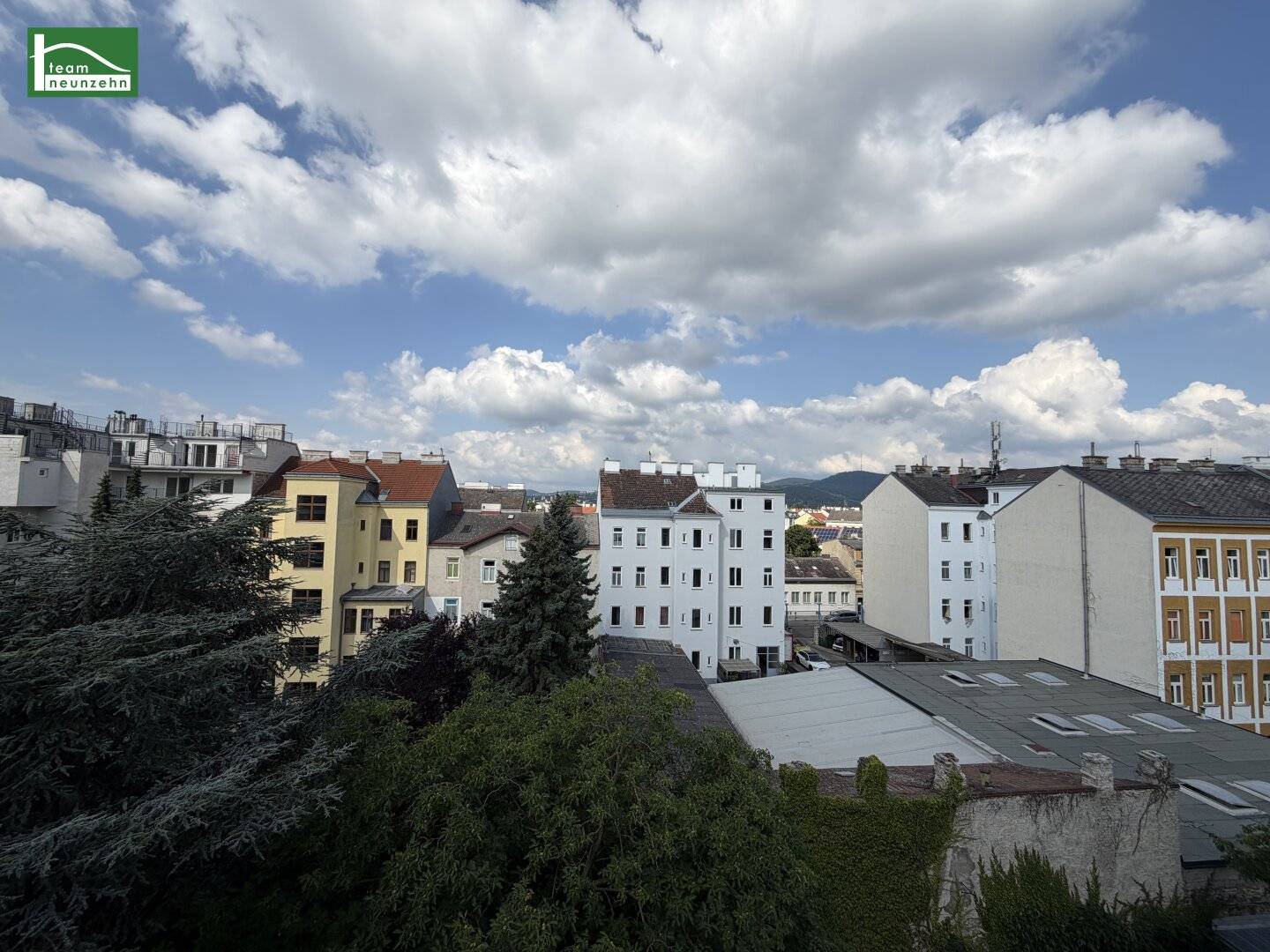 For project developers! Existing building with high vacancy and large development potential
