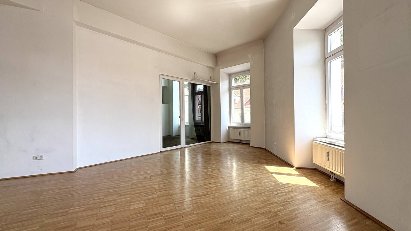 Helle 3 Zimmer Wohnung mit zwei hofseitigen Freiflächen in Graz