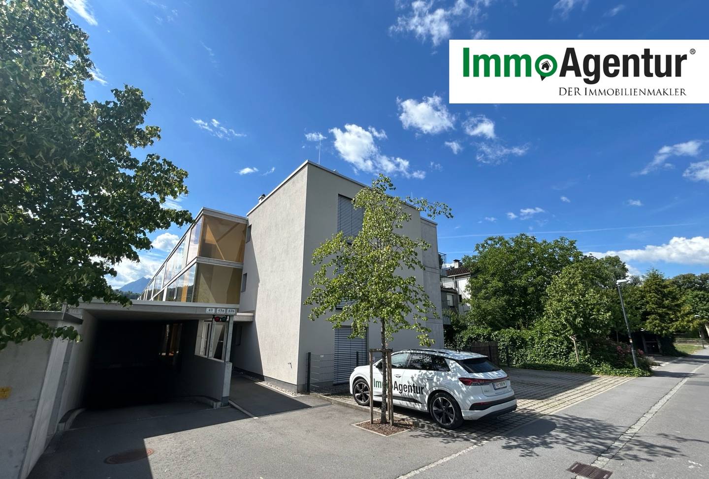 New build apartment with balcony and fitted kitchen in quiet location