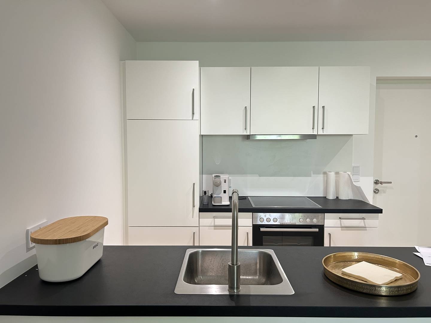 New build apartment with balcony and fitted kitchen in quiet location