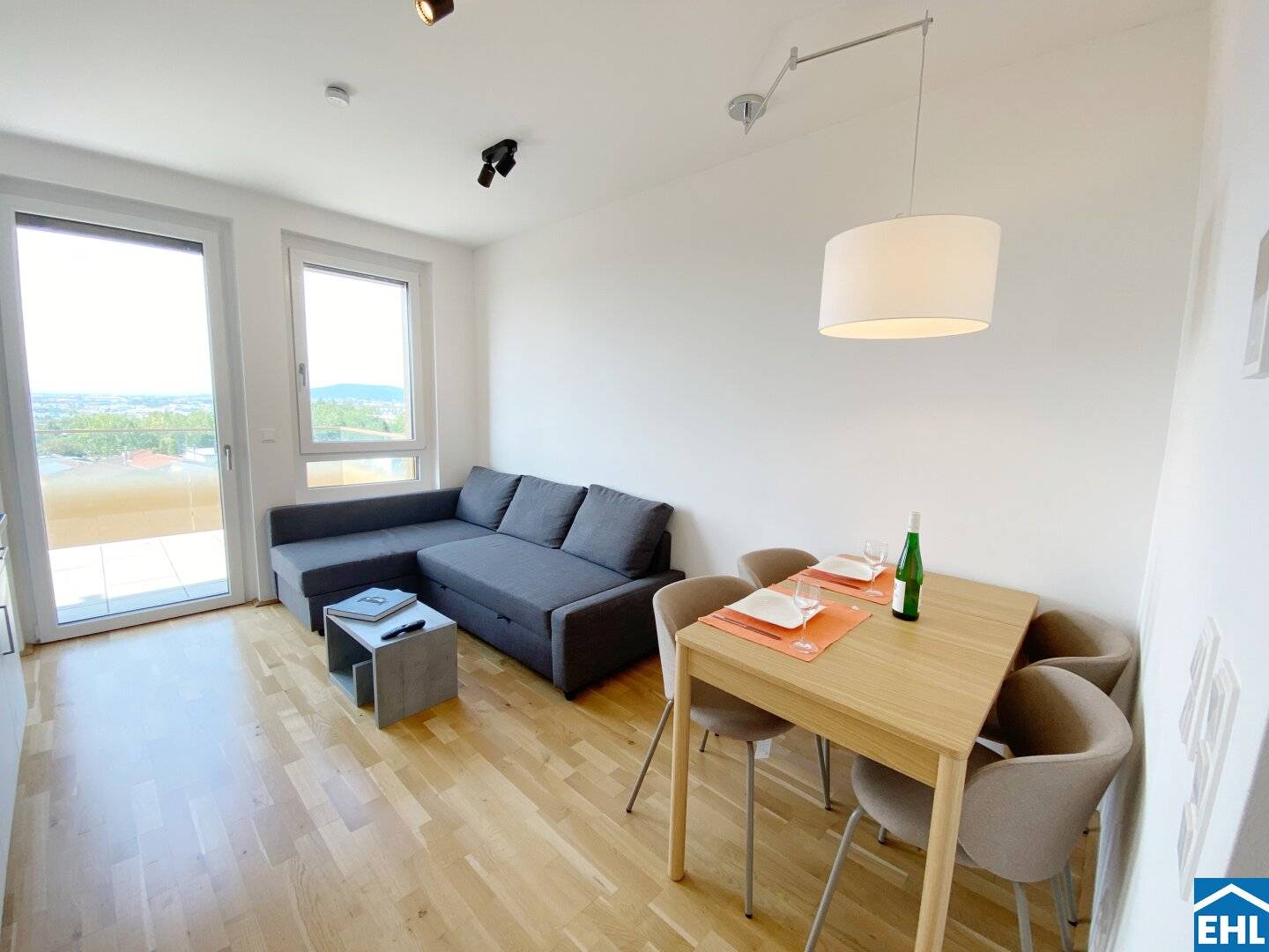 Möblierte Wohnung mit Balkon und guter Verkehrsanbindung