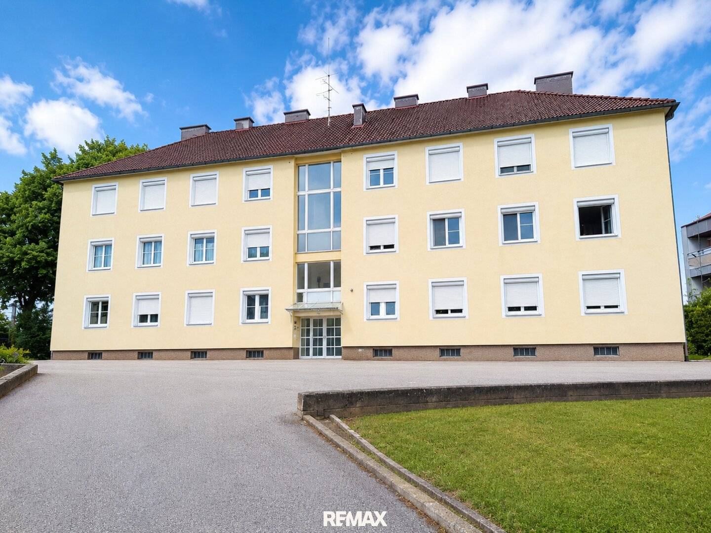 Helle Wohnung mit Abstellraum und Kellerabteil
