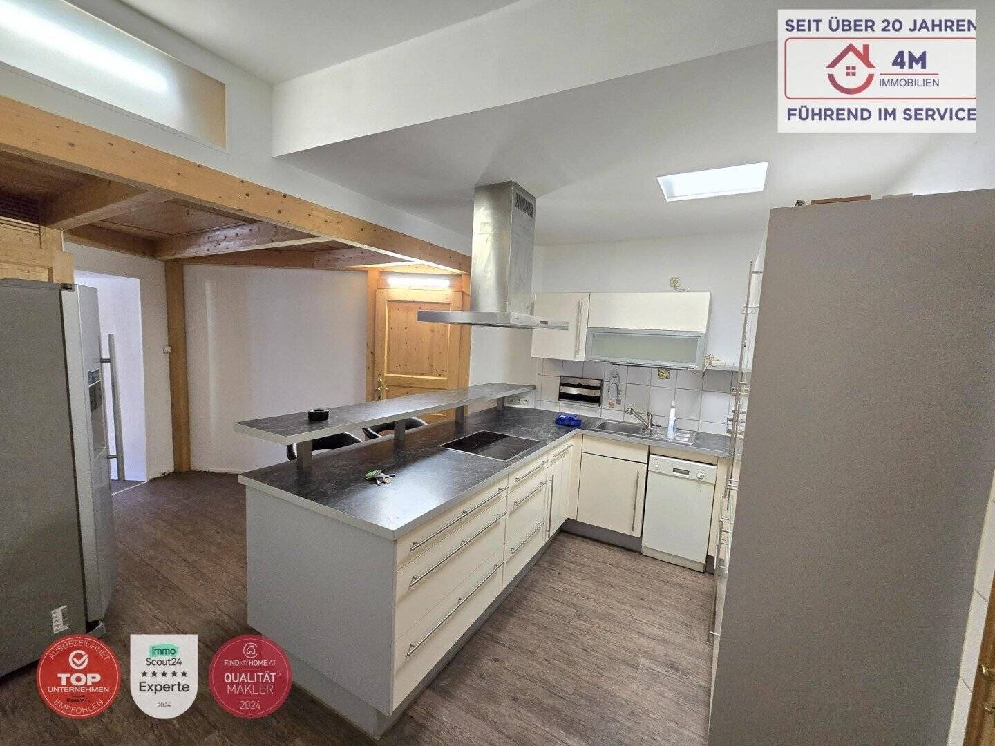 Erdgeschosswohnung mit Terrasse und eigenem Hof in zentraler Lage