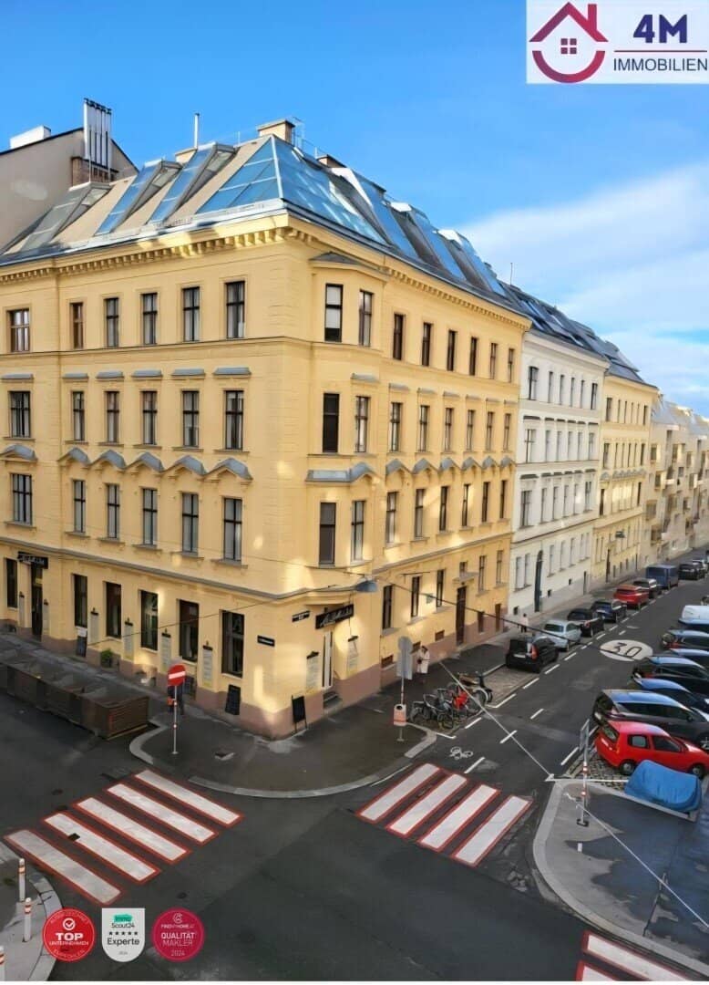 Renovated apartment with parquet in the embassy district