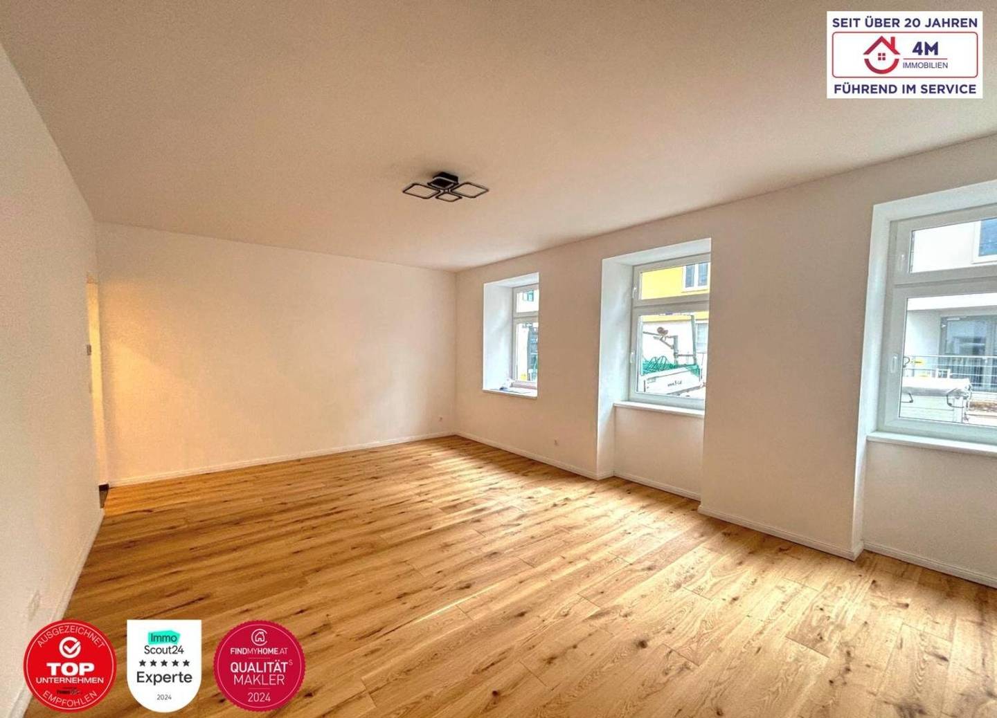 Well-proportioned 63,51 m² period apartment, turnkey and first occupancy after complete renovation