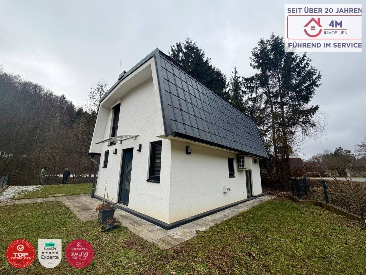 Charmantes Ferienhaus in Bachlage mit Terrasse und Stellplätzen