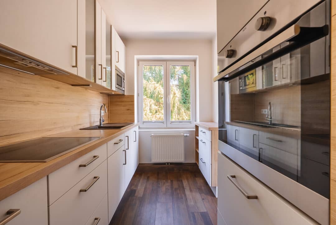 Bright 2 Bedroom Apartment with Balcony in Parsch