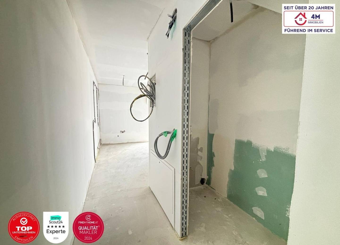 First occupancy New bright apartment with terrace on 4th floor with elevator perfect for couples and young families